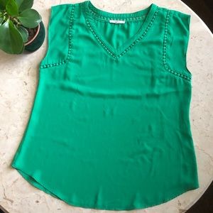 Sleeveless blouse